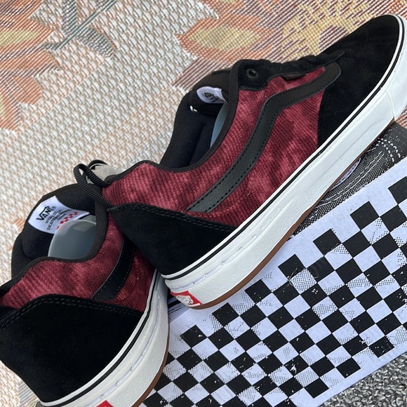 Vans Men’s Kyle Walker
Corduroy Tie-Dye/Black/White
VN0A5JIEX4C
Sneakers - Picture 15 of 16